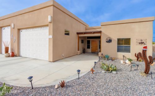 2643 Surfrider Ln, Lake Havasu City, AZ 86403-6067