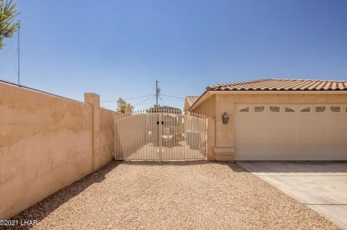 3770 Squaw Dr, Lake Havasu City, AZ 86406-7960