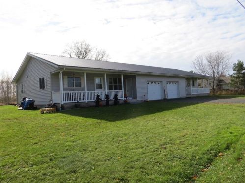 444 Maple St, Stanley, WI 54768-1097