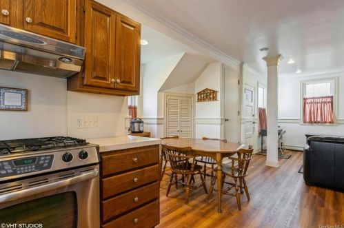 26 Hawthorne Ave, Rye Brook NY  10573-2927 exterior