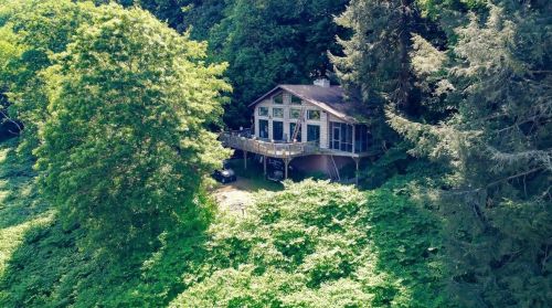 923 Laurel Ln, Karns City, PA 16041-3308