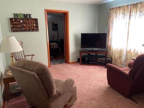 706 Harbinson Rd, Beaver Falls, PA 15010-2155