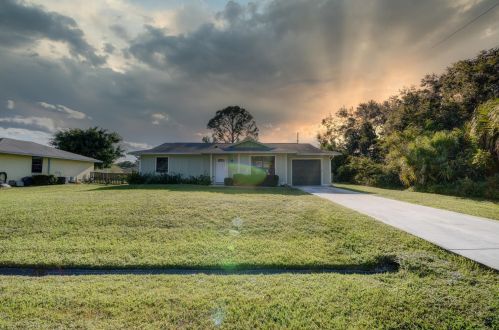 1686 Cecelia Ln, Fort Pierce, FL 34953-1627