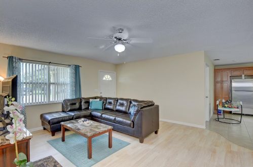 148 Curtis St, Fort Pierce FL  34983-1934 exterior