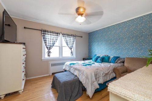 420 Clement Ave, Floral Park NY  11003-3320 exterior