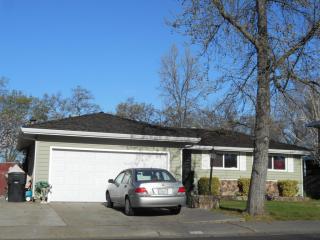 608 Hernandez Ln, Roseville, CA 95678-4318