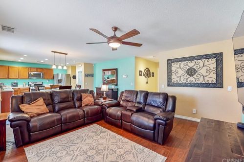 43123 Fleetwood Dr, Lancaster CA 93535-5213 exterior