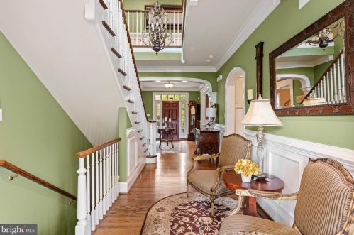 466 Black Swan Ln, Berwyn PA  19312-1908 exterior