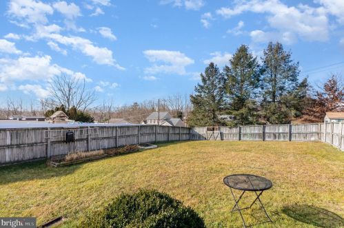 105 Lee Ann Ct, West Enola PA  17025-1900 exterior