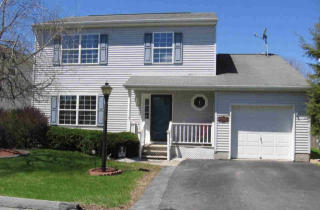 7 Congress Ct, Poughkeepsie, NY 12603-4417
