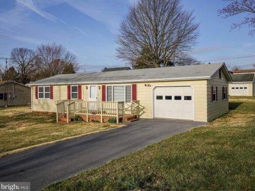 133 Azalea Dr, Charles Town WV  25414-5841 exterior