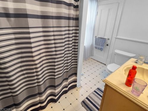 128 Belvidere Ave, Washington NJ  07882-1460 exterior