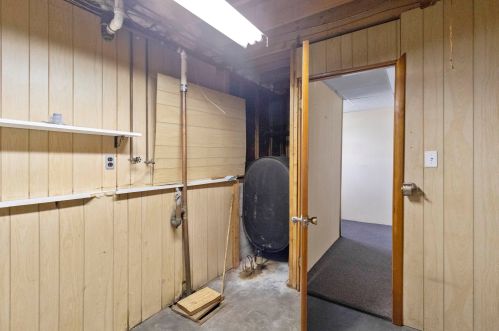 1 Cole St, Salem NH  03079-3931 exterior