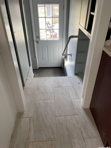 32 Bedford St, Wheatley Heights NY  11798-3904 exterior