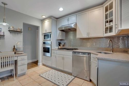 106 Gordon Ave, Dumont NJ  07628-1515 exterior