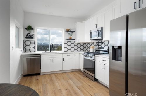 4393 Date Ave, La Mesa CA  91941-6412 exterior