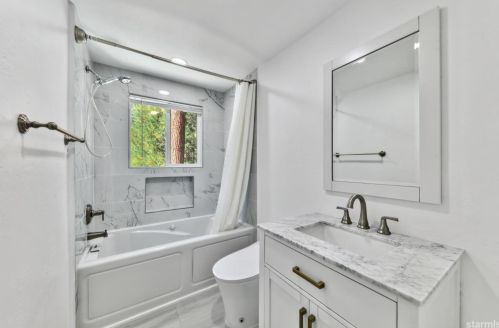 3745 Birch Ave, South Lake Tahoe CA  96150-8596 exterior