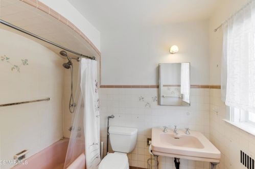 3192 Sycamore Dr, Simi Valley CA 93065-2703 exterior