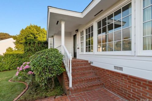 4045 Narragansett Ave, San Diego CA  92107-2618 exterior