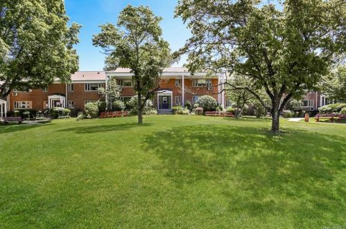 44 Lawrence Dr, White Plains, NY 10603-1323