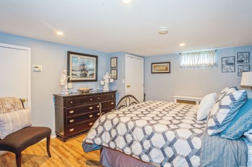 33 Lillian Pl, Canaan Lake NY  11772-2955 exterior