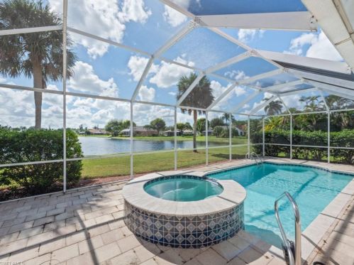 917 Belville Blvd, Naples FL  34104-6566 exterior
