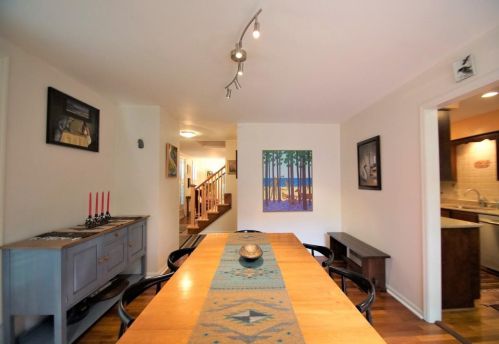 2810 Marshall Ct, Madison WI 53705-2258 exterior