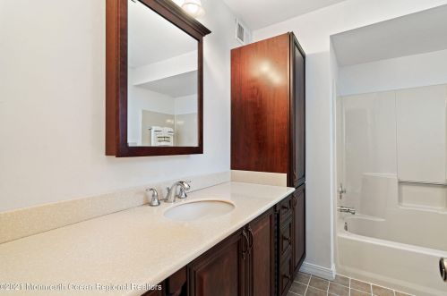 38 Jeanette St, Berkeley Township NJ  08721-3517 exterior