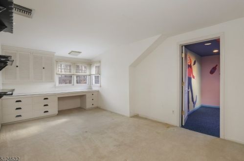 2080 Arrowwood Dr, Scotch Plains NJ 07076-4730 exterior