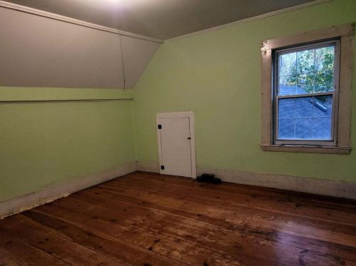 9 Hampstead Rd, Danville NH  03819-5100 exterior