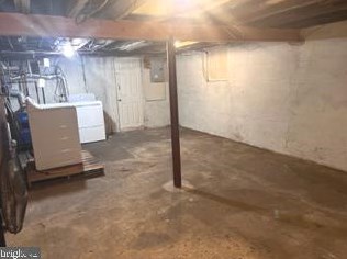 202 Paris Ave, Gloucester NJ  08030-2525 exterior