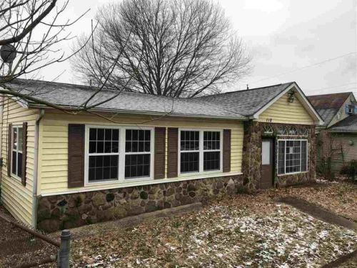 110 Lane St, Hanging Rock, OH 45638-2945