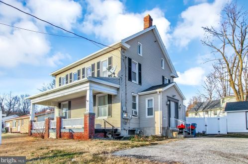447 Main St, Red Lion, PA 17356-9502