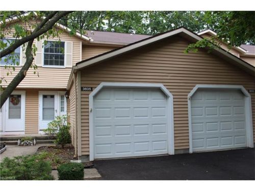 3835 Lk Run Blvd, Cuyahoga Falls OH  44224-4375 exterior