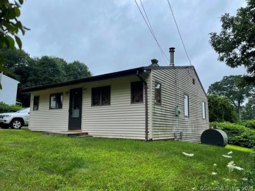 207 Lakeview Dr, Coventry, CT 06238-2824