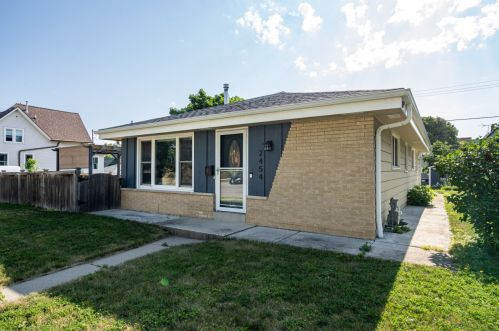 2454 Howell Ave, Milwaukee, WI 53207-1637