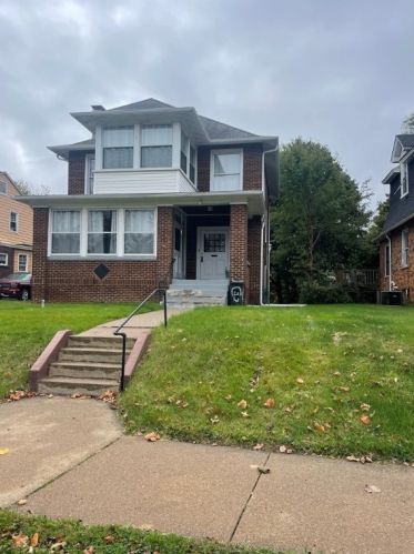 4 Glenwood Dr, Ambridge, PA 15003-2138