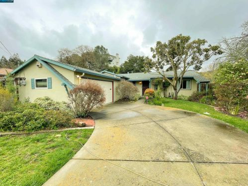 2492 Doidge Ave, Pinole, CA 94564-1051