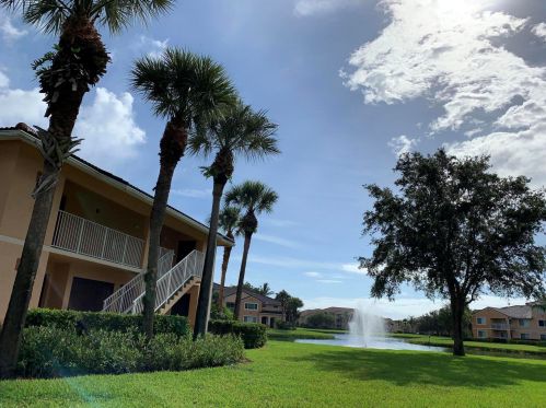 141 Palm Dr, Fort Pierce, FL 34986-1792
