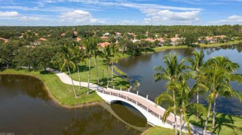 5051 Jarvis Ln, Naples, FL 34119-9539