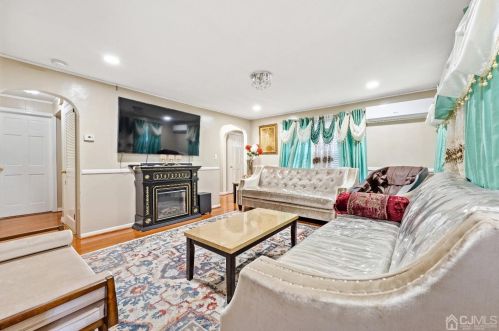 600 Bamford Ave, Woodbridge, NJ 07095-3848