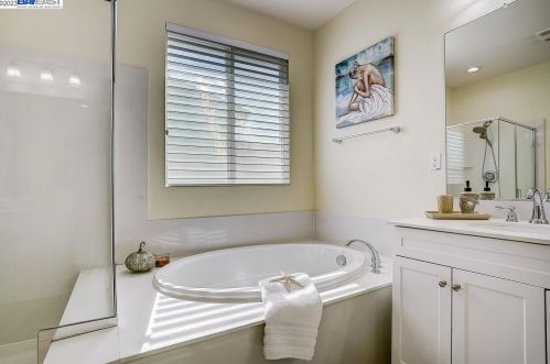 70 Thunder Bay Ct, West Pittsburg CA  94565-7924 exterior