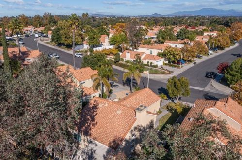 31734 Calle Novelda, Temecula CA  92592-3745 exterior