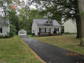 2351 Canterbury Rd, Cleveland OH  44145-4602 exterior