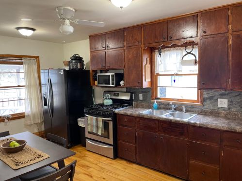 77 College Ave, Johnstown, OH 43031-1203