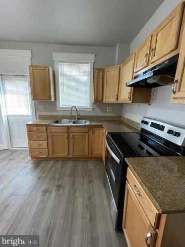 1929 Brookwood St, Harrisburg PA  17104-2326 exterior