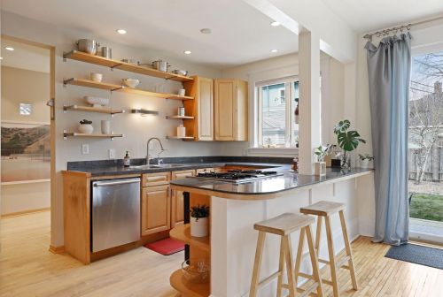 2503 Irving Ave, Minneapolis MN 55405-3529 exterior