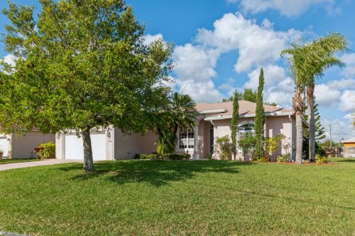 5816 Dana Cir, Fort Pierce, FL 34986-4121