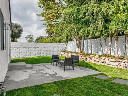 295 Poppyfields Dr, Altadena CA  91001-4837 exterior