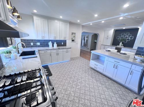 2695 Eucalyptus Ave, Long Beach CA  90806-2513 exterior